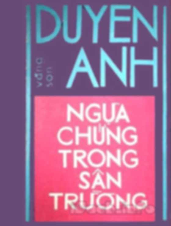 Ngựa chứng trong sân trường